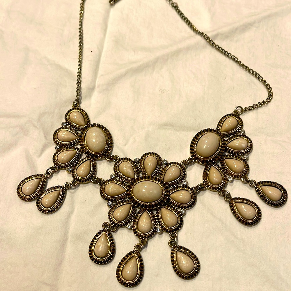 Gold and off white stone flower necklace